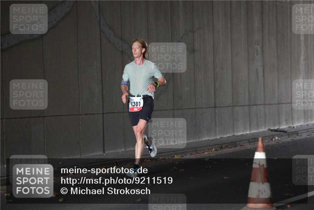 05.10.2025 - 20. swb-Marathon Bremen Michael Strokosch http://msf.ph/oto/9211519 05.10.2025 11:48:10 Laufen 1301 meine-sportfotos.de