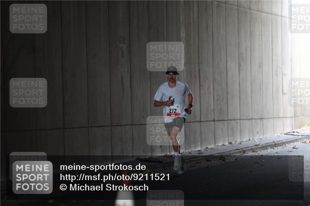 05.10.2025 - 20. swb-Marathon Bremen Michael Strokosch http://msf.ph/oto/9211521 05.10.2025 11:48:48 Laufen 212 meine-sportfotos.de