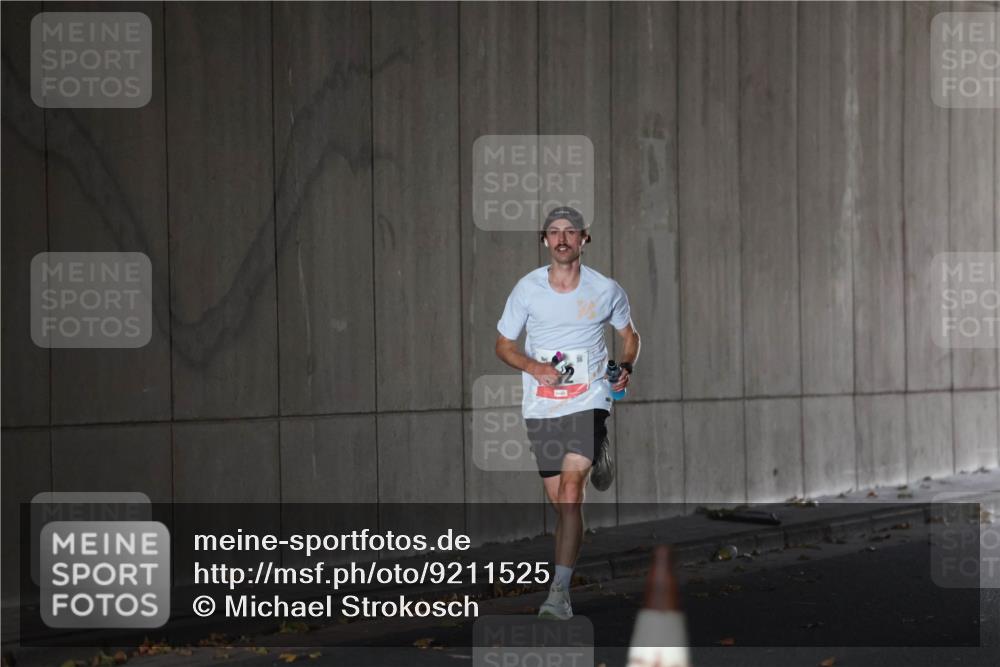05.10.2025 - 20. swb-Marathon Bremen Michael Strokosch http://msf.ph/oto/9211525 05.10.2025 11:48:49 Laufen  meine-sportfotos.de