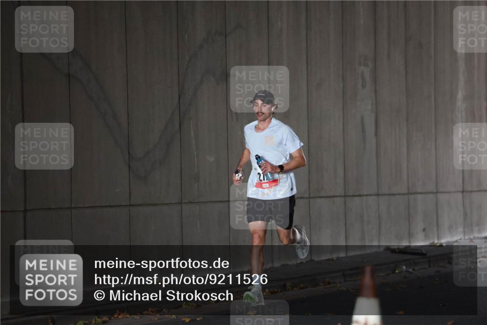 05.10.2025 - 20. swb-Marathon Bremen Michael Strokosch http://msf.ph/oto/9211526 05.10.2025 11:48:49 Laufen  meine-sportfotos.de