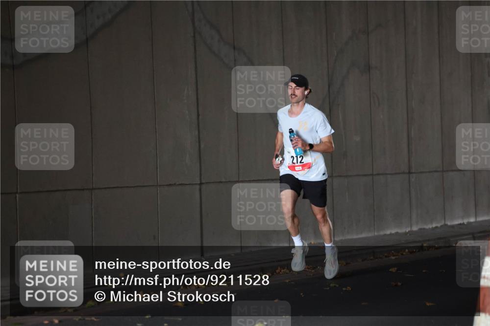 05.10.2025 - 20. swb-Marathon Bremen Michael Strokosch http://msf.ph/oto/9211528 05.10.2025 11:48:50 Laufen 2, 12 meine-sportfotos.de