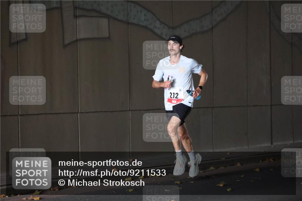 05.10.2025 - 20. swb-Marathon Bremen Michael Strokosch http://msf.ph/oto/9211533 05.10.2025 11:48:51 Laufen 212 meine-sportfotos.de