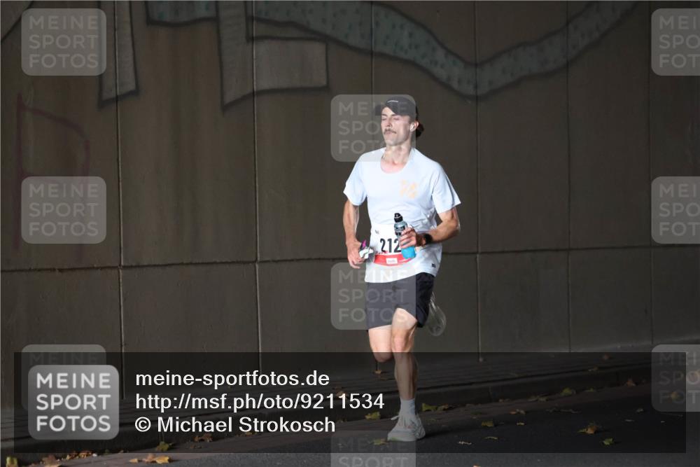 05.10.2025 - 20. swb-Marathon Bremen Michael Strokosch http://msf.ph/oto/9211534 05.10.2025 11:48:51 Laufen 212 meine-sportfotos.de