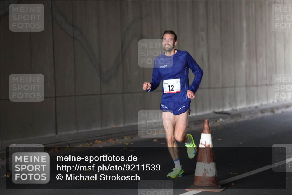 05.10.2025 - 20. swb-Marathon Bremen Michael Strokosch http://msf.ph/oto/9211539 05.10.2025 11:49:28 Laufen 12 meine-sportfotos.de