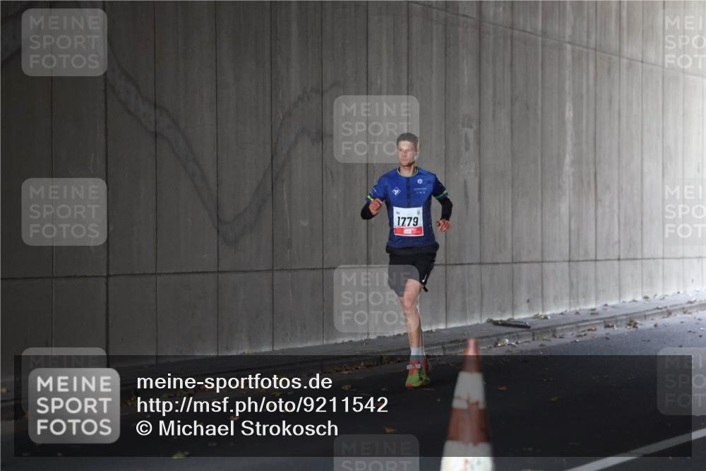 05.10.2025 - 20. swb-Marathon Bremen Michael Strokosch http://msf.ph/oto/9211542 05.10.2025 11:49:52 Laufen 1779 meine-sportfotos.de
