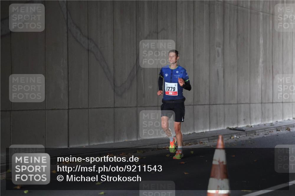 05.10.2025 - 20. swb-Marathon Bremen Michael Strokosch http://msf.ph/oto/9211543 05.10.2025 11:49:53 Laufen 1779 meine-sportfotos.de
