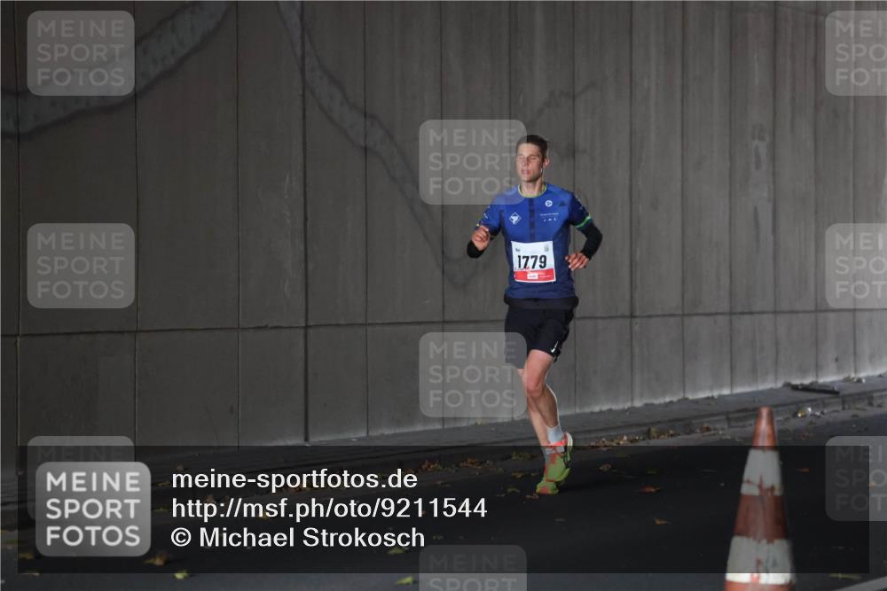 05.10.2025 - 20. swb-Marathon Bremen Michael Strokosch http://msf.ph/oto/9211544 05.10.2025 11:49:53 Laufen 1779 meine-sportfotos.de