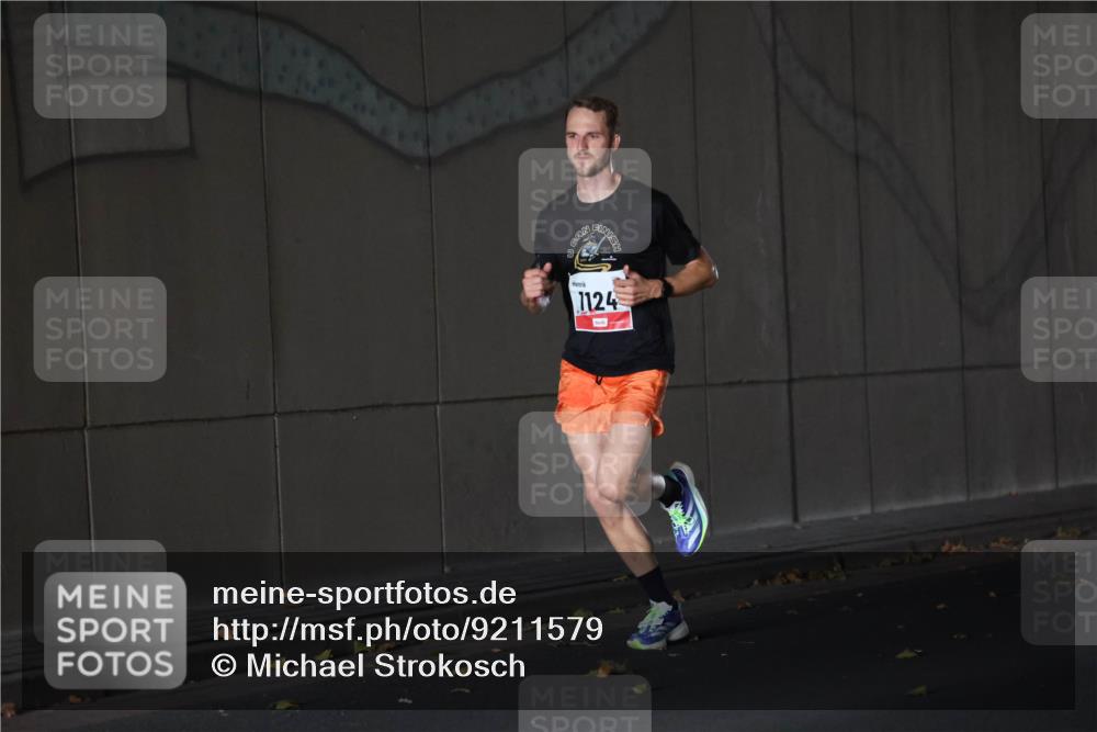 05.10.2025 - 20. swb-Marathon Bremen Michael Strokosch http://msf.ph/oto/9211579 05.10.2025 11:51:41 Laufen 1124 meine-sportfotos.de