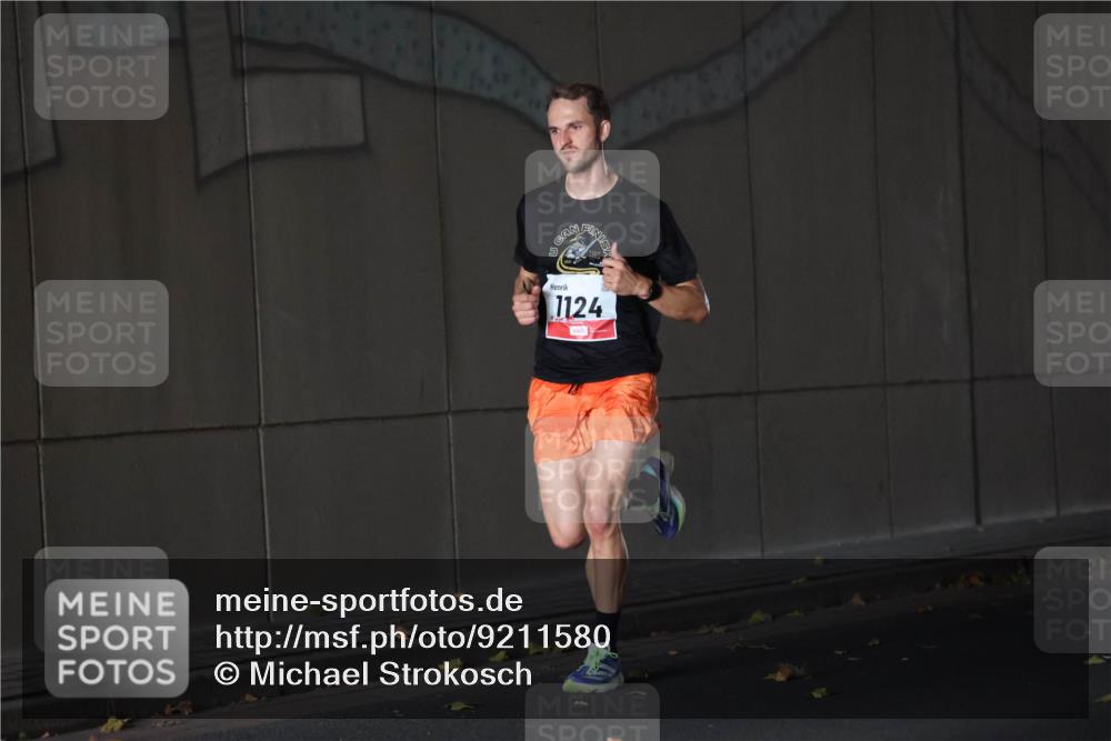 05.10.2025 - 20. swb-Marathon Bremen Michael Strokosch http://msf.ph/oto/9211580 05.10.2025 11:51:41 Laufen 1124 meine-sportfotos.de