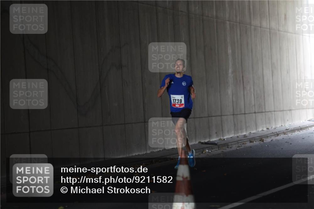 05.10.2025 - 20. swb-Marathon Bremen Michael Strokosch http://msf.ph/oto/9211582 05.10.2025 11:52:53 Laufen 1739 meine-sportfotos.de