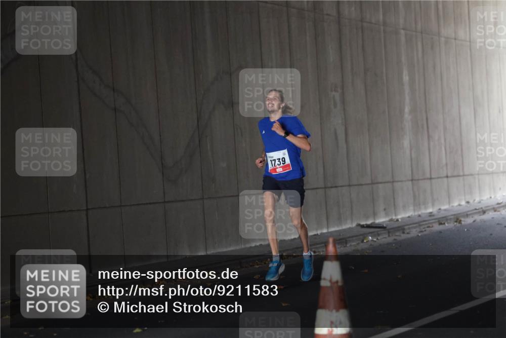 05.10.2025 - 20. swb-Marathon Bremen Michael Strokosch http://msf.ph/oto/9211583 05.10.2025 11:52:53 Laufen 1739 meine-sportfotos.de