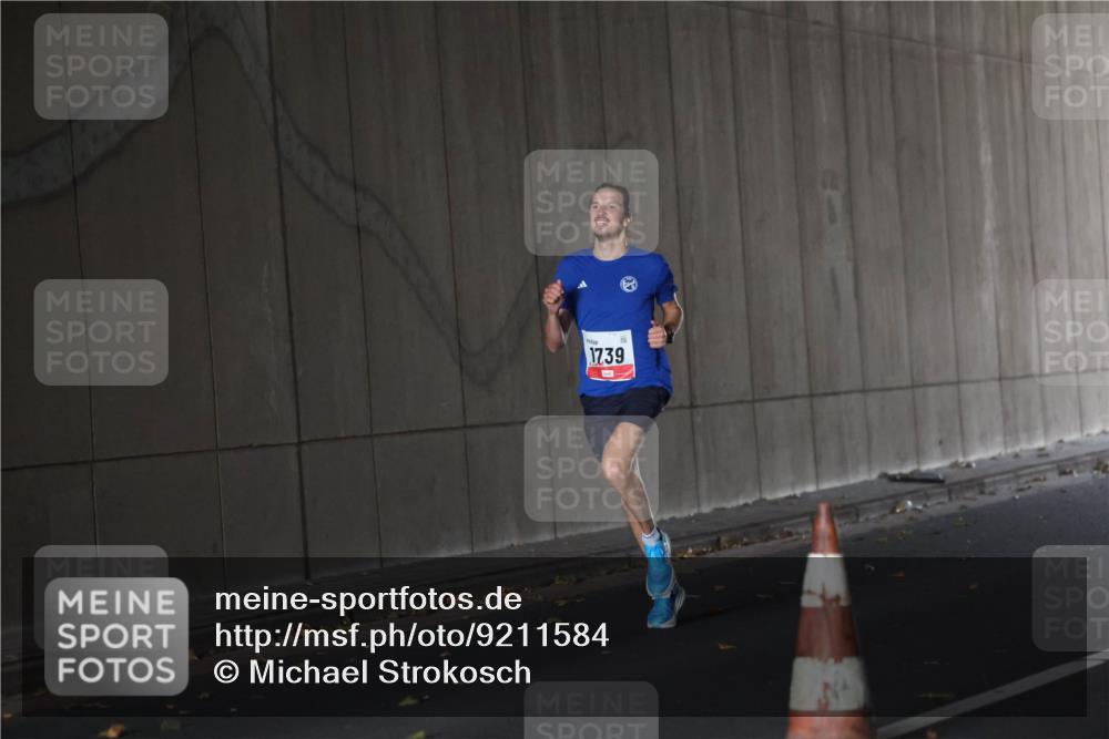 05.10.2025 - 20. swb-Marathon Bremen Michael Strokosch http://msf.ph/oto/9211584 05.10.2025 11:52:54 Laufen 1739 meine-sportfotos.de