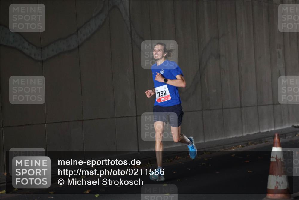 05.10.2025 - 20. swb-Marathon Bremen Michael Strokosch http://msf.ph/oto/9211586 05.10.2025 11:52:54 Laufen 1739 meine-sportfotos.de