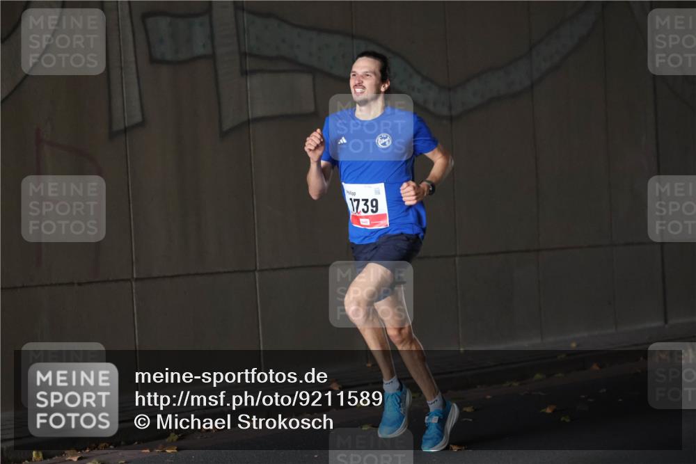 05.10.2025 - 20. swb-Marathon Bremen Michael Strokosch http://msf.ph/oto/9211589 05.10.2025 11:52:55 Laufen 1739 meine-sportfotos.de