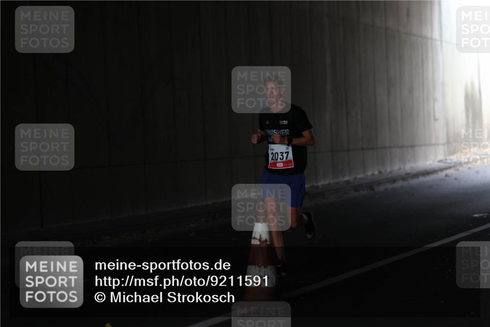 05.10.2025 - 20. swb-Marathon Bremen Michael Strokosch http://msf.ph/oto/9211591 05.10.2025 11:53:25 Laufen 2037 meine-sportfotos.de