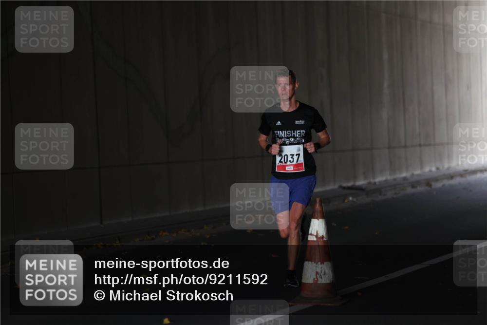 05.10.2025 - 20. swb-Marathon Bremen Michael Strokosch http://msf.ph/oto/9211592 05.10.2025 11:53:25 Laufen 2037 meine-sportfotos.de
