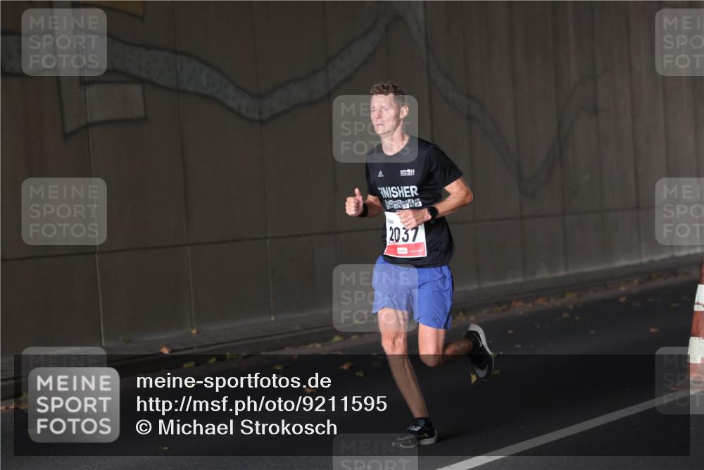 05.10.2025 - 20. swb-Marathon Bremen Michael Strokosch http://msf.ph/oto/9211595 05.10.2025 11:53:26 Laufen 2037 meine-sportfotos.de