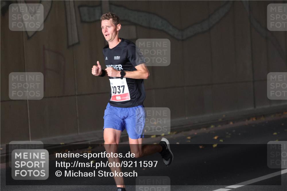 05.10.2025 - 20. swb-Marathon Bremen Michael Strokosch http://msf.ph/oto/9211597 05.10.2025 11:53:27 Laufen 20, 2037 meine-sportfotos.de