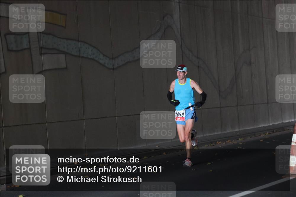 05.10.2025 - 20. swb-Marathon Bremen Michael Strokosch http://msf.ph/oto/9211601 05.10.2025 11:53:44 Laufen 2049 meine-sportfotos.de