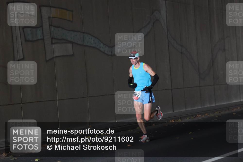 05.10.2025 - 20. swb-Marathon Bremen Michael Strokosch http://msf.ph/oto/9211602 05.10.2025 11:53:44 Laufen 49 meine-sportfotos.de
