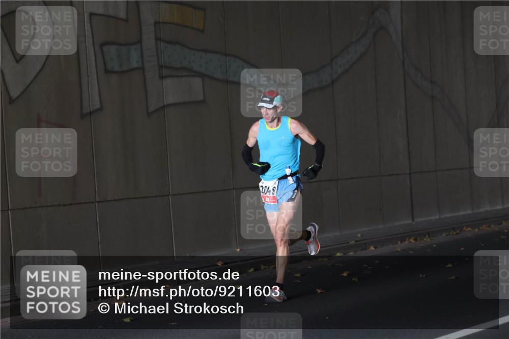 05.10.2025 - 20. swb-Marathon Bremen Michael Strokosch http://msf.ph/oto/9211603 05.10.2025 11:53:45 Laufen 2049 meine-sportfotos.de