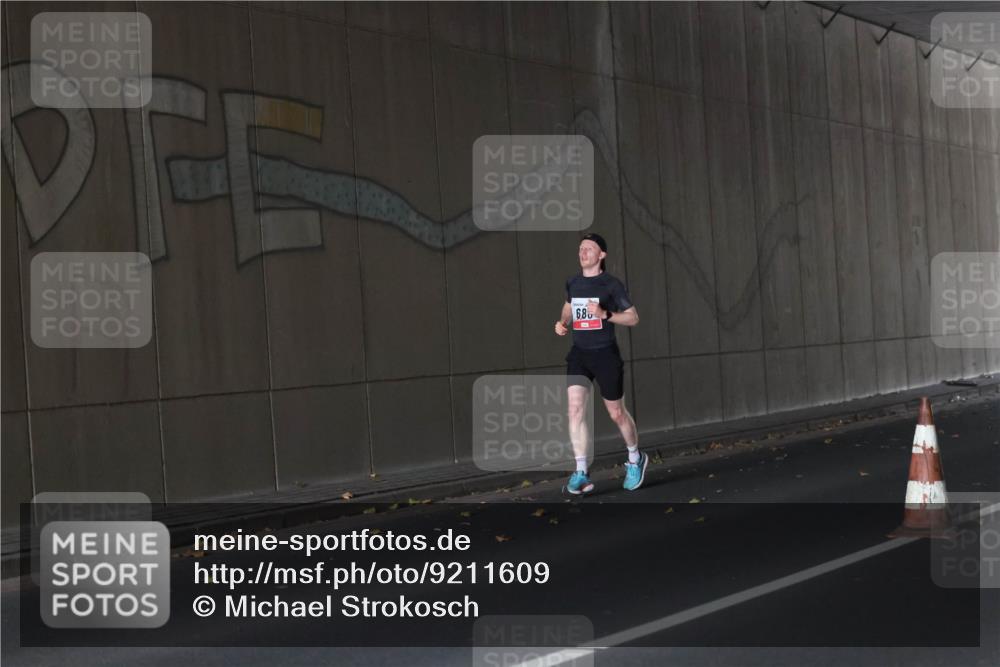 05.10.2025 - 20. swb-Marathon Bremen Michael Strokosch http://msf.ph/oto/9211609 05.10.2025 11:55:26 Laufen 68 meine-sportfotos.de