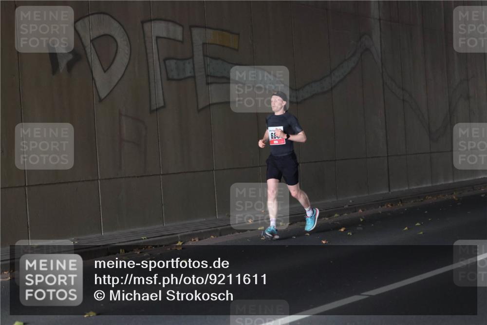 05.10.2025 - 20. swb-Marathon Bremen Michael Strokosch http://msf.ph/oto/9211611 05.10.2025 11:55:26 Laufen 6 meine-sportfotos.de