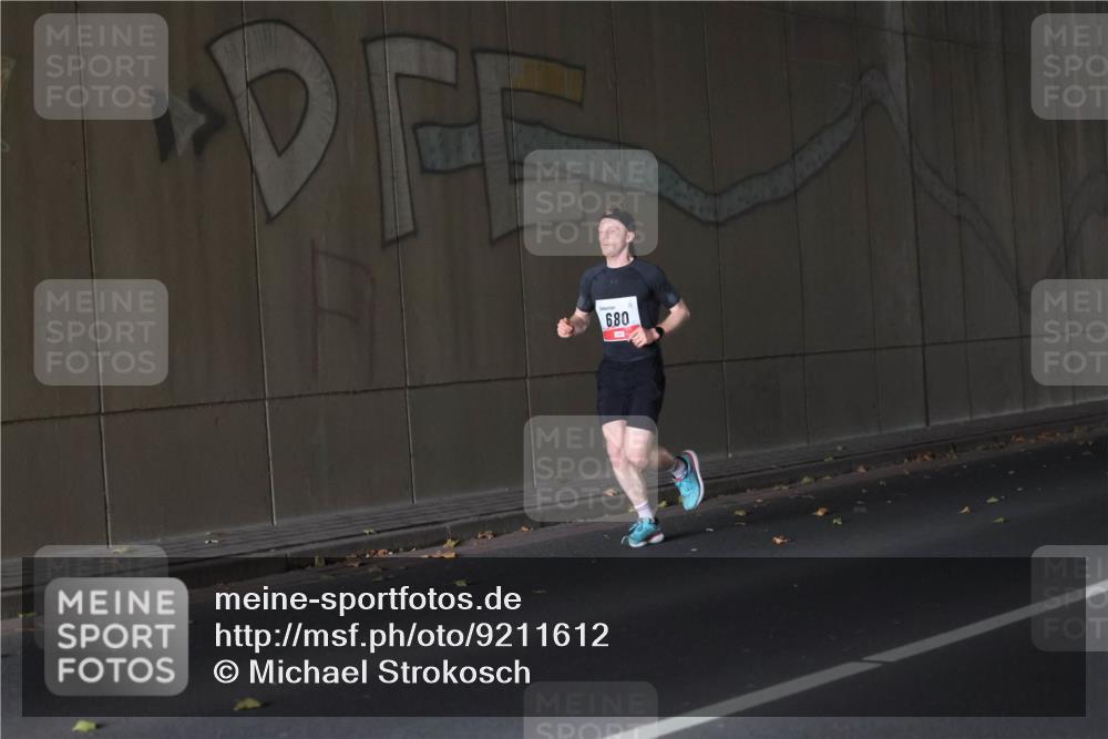 05.10.2025 - 20. swb-Marathon Bremen Michael Strokosch http://msf.ph/oto/9211612 05.10.2025 11:55:26 Laufen 10, 680 meine-sportfotos.de