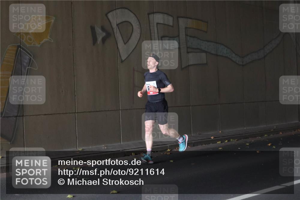05.10.2025 - 20. swb-Marathon Bremen Michael Strokosch http://msf.ph/oto/9211614 05.10.2025 11:55:27 Laufen  meine-sportfotos.de