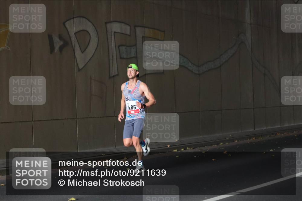 05.10.2025 - 20. swb-Marathon Bremen Michael Strokosch http://msf.ph/oto/9211639 05.10.2025 11:56:13 Laufen 485 meine-sportfotos.de