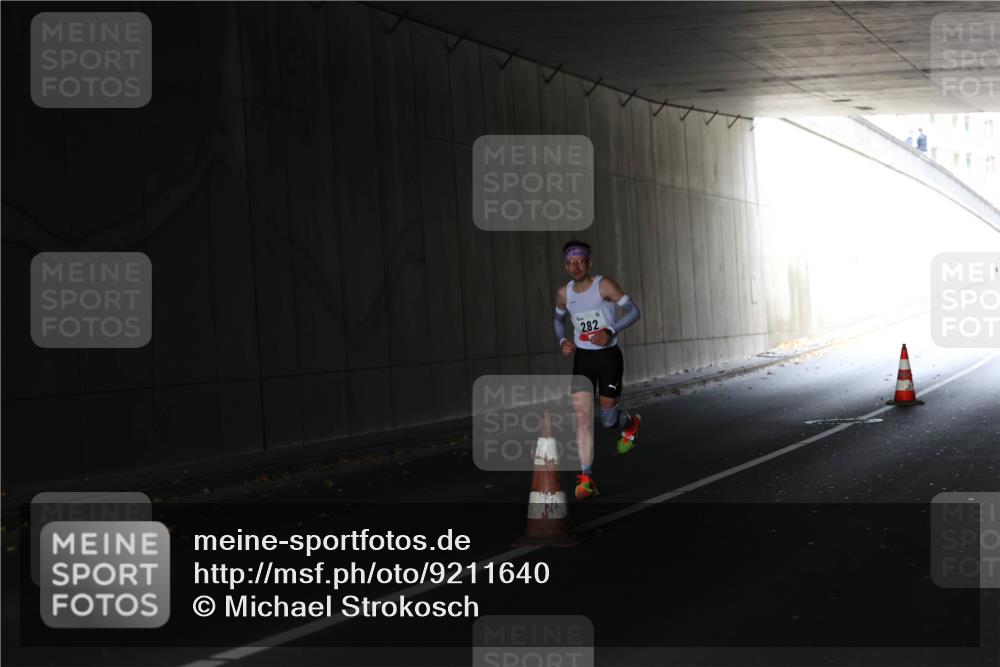 05.10.2025 - 20. swb-Marathon Bremen Michael Strokosch http://msf.ph/oto/9211640 05.10.2025 11:56:27 Laufen 282 meine-sportfotos.de