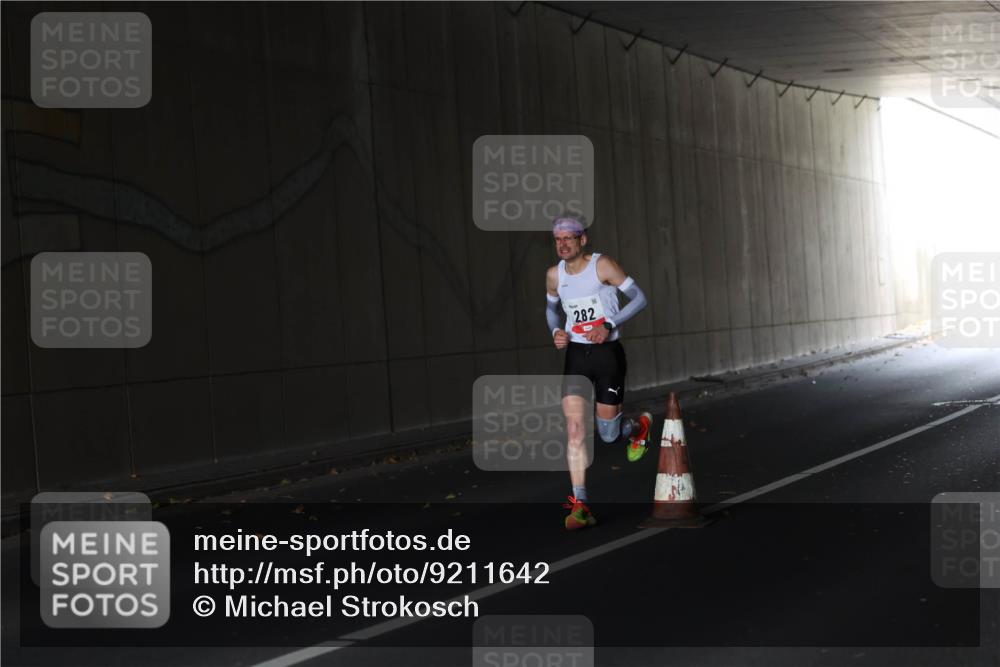 05.10.2025 - 20. swb-Marathon Bremen Michael Strokosch http://msf.ph/oto/9211642 05.10.2025 11:56:28 Laufen 282 meine-sportfotos.de