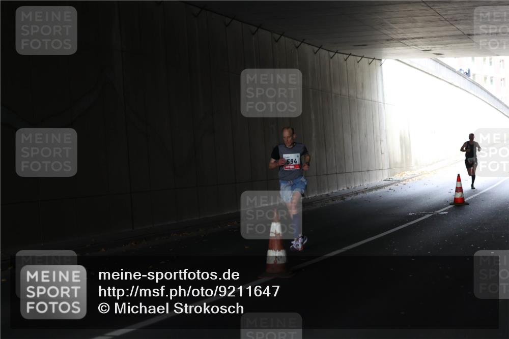 05.10.2025 - 20. swb-Marathon Bremen Michael Strokosch http://msf.ph/oto/9211647 05.10.2025 11:56:37 Laufen 594 meine-sportfotos.de