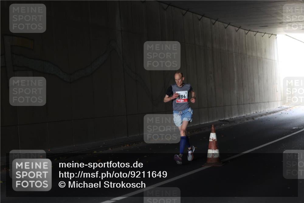 05.10.2025 - 20. swb-Marathon Bremen Michael Strokosch http://msf.ph/oto/9211649 05.10.2025 11:56:38 Laufen 594 meine-sportfotos.de