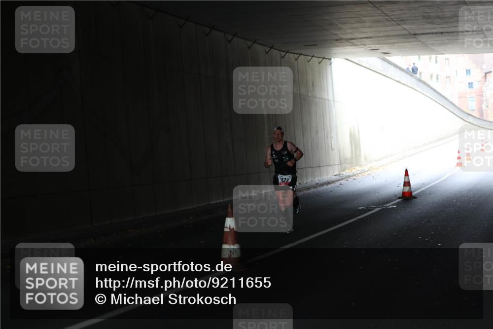 05.10.2025 - 20. swb-Marathon Bremen Michael Strokosch http://msf.ph/oto/9211655 05.10.2025 11:56:41 Laufen 1628 meine-sportfotos.de