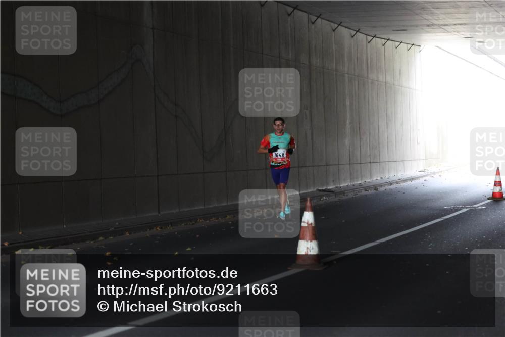 05.10.2025 - 20. swb-Marathon Bremen Michael Strokosch http://msf.ph/oto/9211663 05.10.2025 11:57:11 Laufen 1648 meine-sportfotos.de