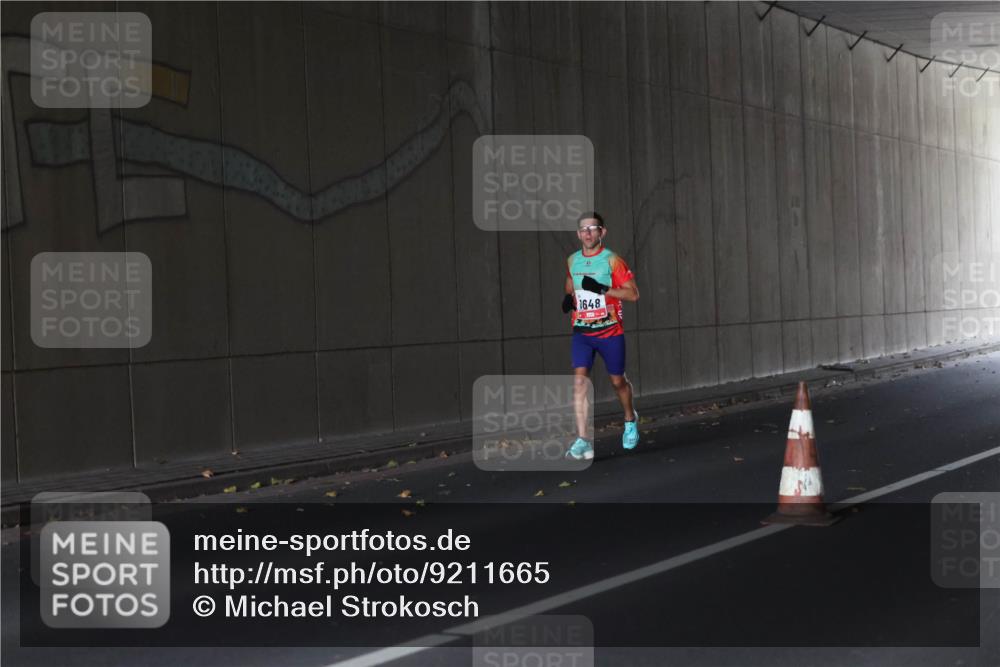 05.10.2025 - 20. swb-Marathon Bremen Michael Strokosch http://msf.ph/oto/9211665 05.10.2025 11:57:12 Laufen 1648 meine-sportfotos.de