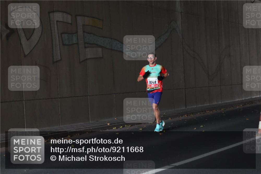 05.10.2025 - 20. swb-Marathon Bremen Michael Strokosch http://msf.ph/oto/9211668 05.10.2025 11:57:13 Laufen 1648 meine-sportfotos.de