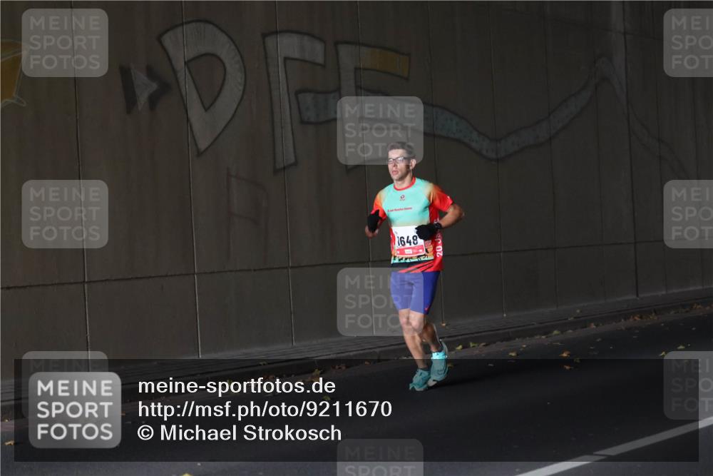 05.10.2025 - 20. swb-Marathon Bremen Michael Strokosch http://msf.ph/oto/9211670 05.10.2025 11:57:13 Laufen 1648 meine-sportfotos.de