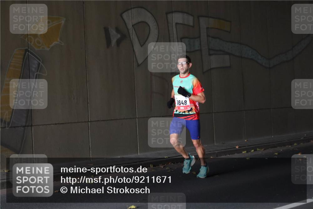 05.10.2025 - 20. swb-Marathon Bremen Michael Strokosch http://msf.ph/oto/9211671 05.10.2025 11:57:14 Laufen 1648 meine-sportfotos.de