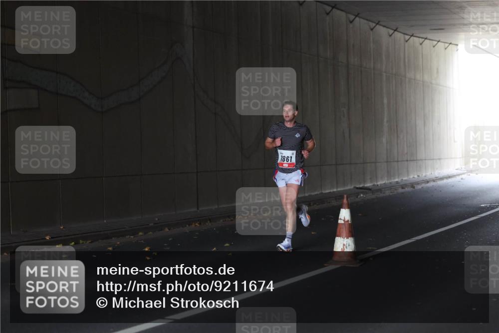 05.10.2025 - 20. swb-Marathon Bremen Michael Strokosch http://msf.ph/oto/9211674 05.10.2025 11:57:24 Laufen 1861 meine-sportfotos.de