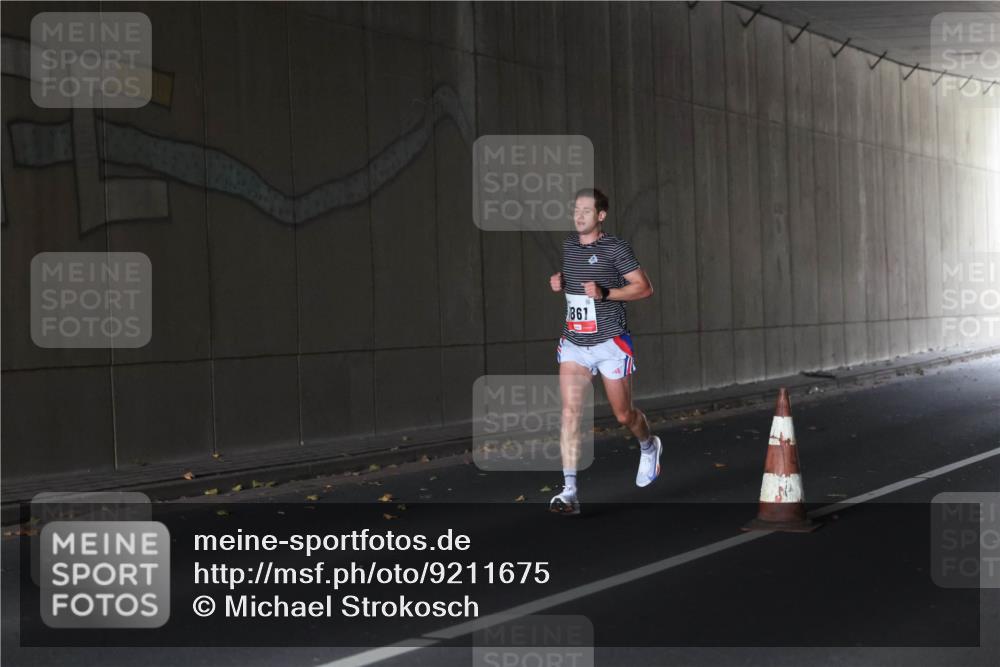 05.10.2025 - 20. swb-Marathon Bremen Michael Strokosch http://msf.ph/oto/9211675 05.10.2025 11:57:25 Laufen 861 meine-sportfotos.de