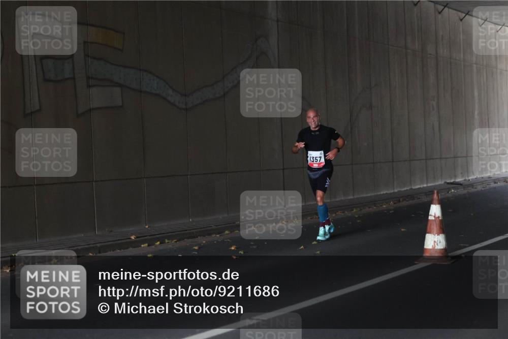 05.10.2025 - 20. swb-Marathon Bremen Michael Strokosch http://msf.ph/oto/9211686 05.10.2025 11:57:48 Laufen 1357 meine-sportfotos.de