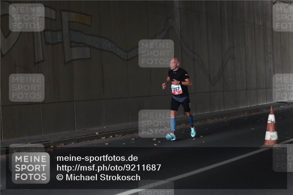 05.10.2025 - 20. swb-Marathon Bremen Michael Strokosch http://msf.ph/oto/9211687 05.10.2025 11:57:49 Laufen 1357 meine-sportfotos.de