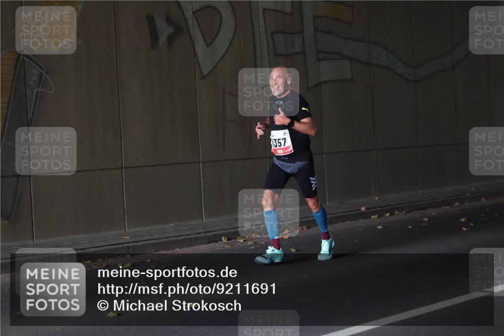 05.10.2025 - 20. swb-Marathon Bremen Michael Strokosch http://msf.ph/oto/9211691 05.10.2025 11:57:50 Laufen 1357, 19 meine-sportfotos.de