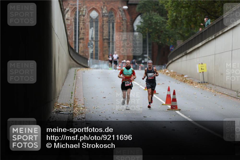 05.10.2025 - 20. swb-Marathon Bremen Michael Strokosch http://msf.ph/oto/9211696 05.10.2025 11:58:25 Laufen 1230, 1493 meine-sportfotos.de