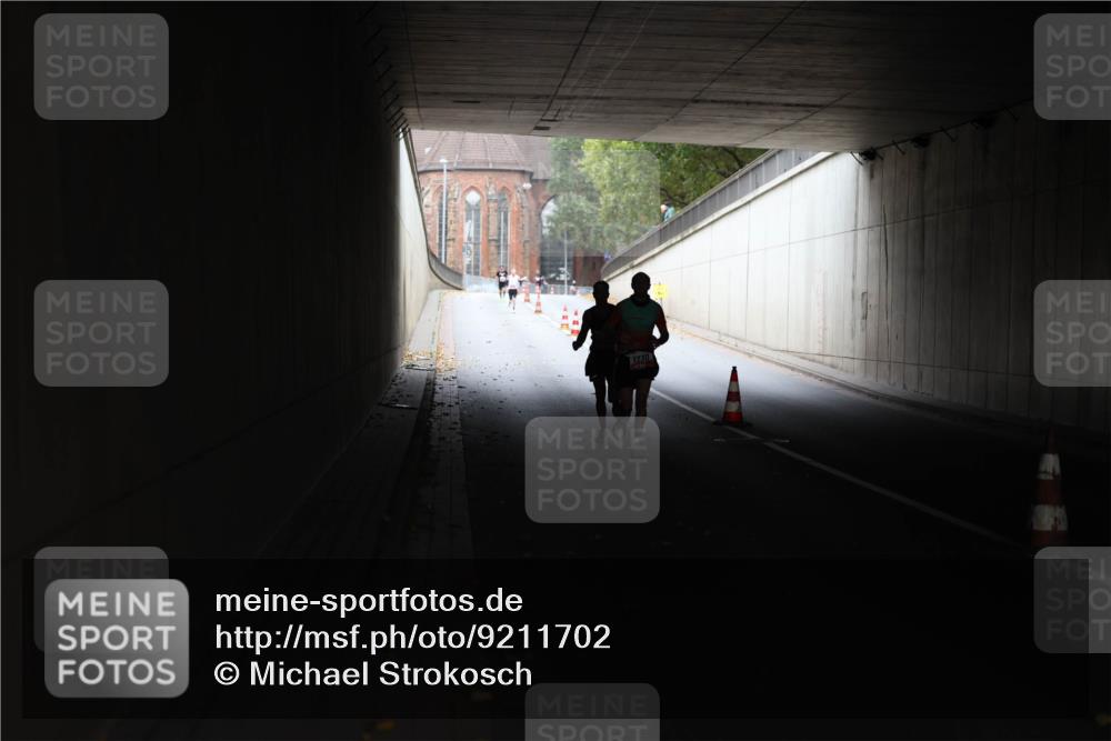 05.10.2025 - 20. swb-Marathon Bremen Michael Strokosch http://msf.ph/oto/9211702 05.10.2025 11:58:31 Laufen 1730 meine-sportfotos.de