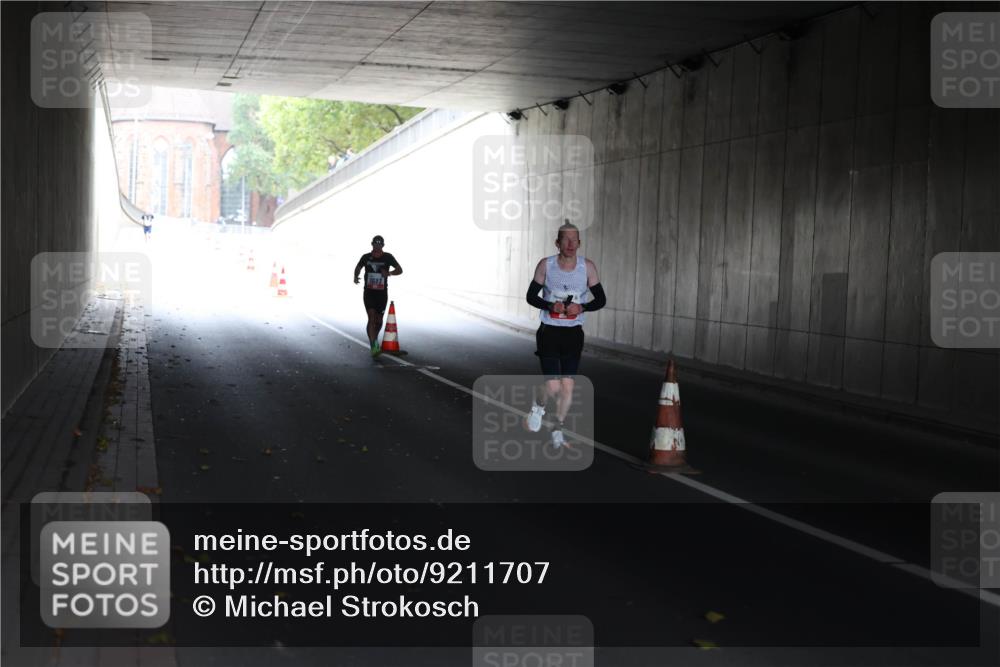 05.10.2025 - 20. swb-Marathon Bremen Michael Strokosch http://msf.ph/oto/9211707 05.10.2025 11:58:49 Laufen  meine-sportfotos.de