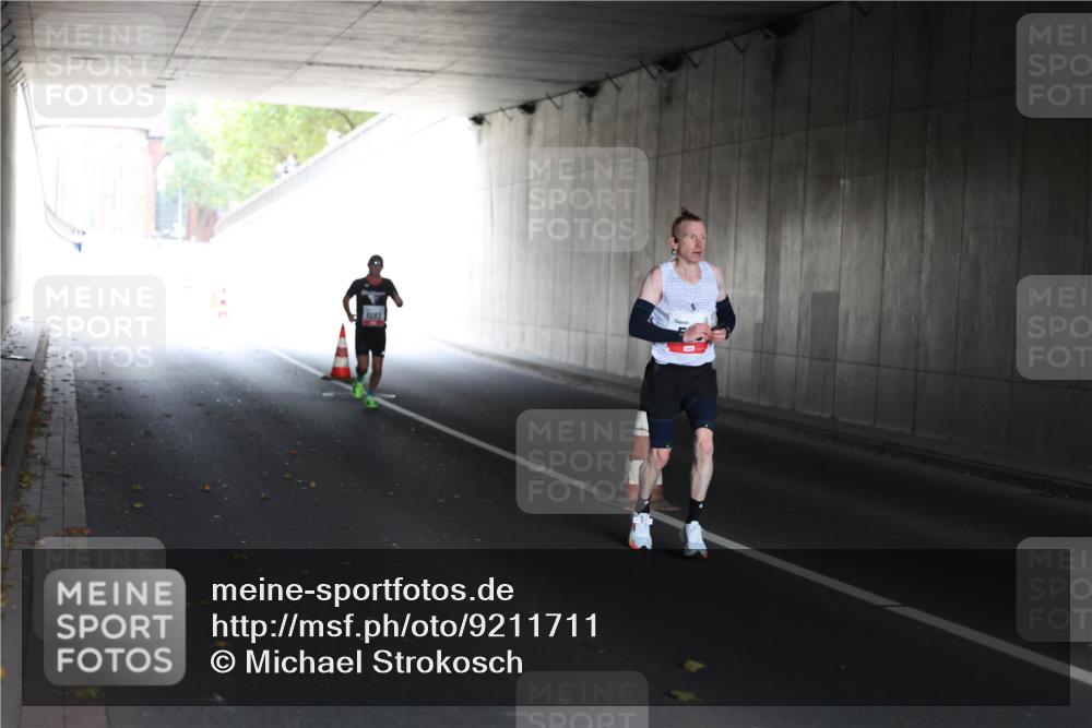05.10.2025 - 20. swb-Marathon Bremen Michael Strokosch http://msf.ph/oto/9211711 05.10.2025 11:58:51 Laufen  meine-sportfotos.de