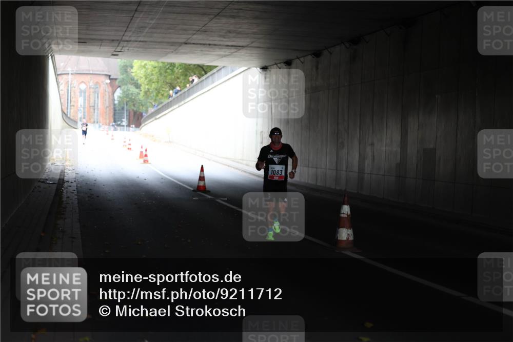 05.10.2025 - 20. swb-Marathon Bremen Michael Strokosch http://msf.ph/oto/9211712 05.10.2025 11:58:53 Laufen 1083 meine-sportfotos.de